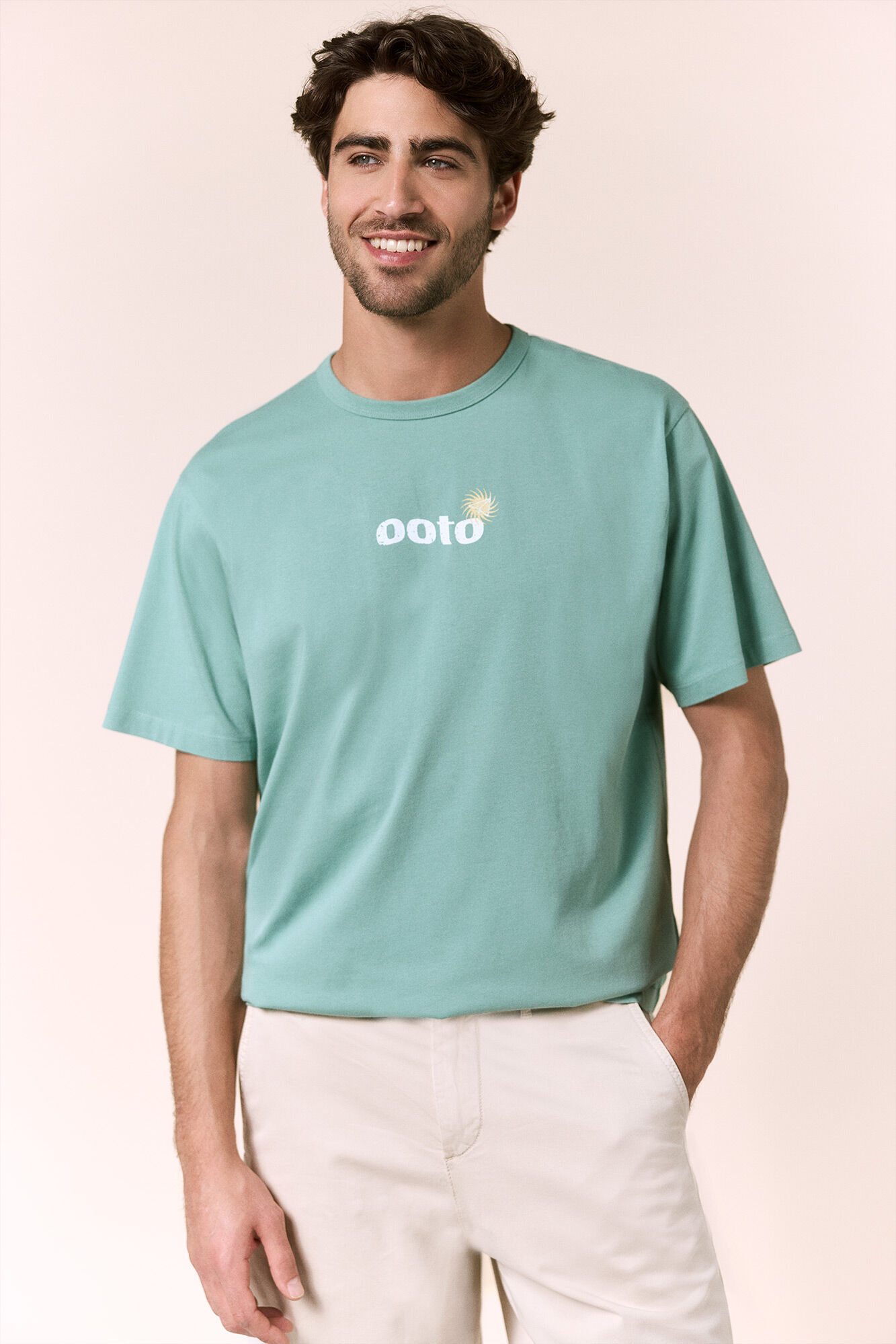 OOTO Camiseta gr&aacute;fica lavada