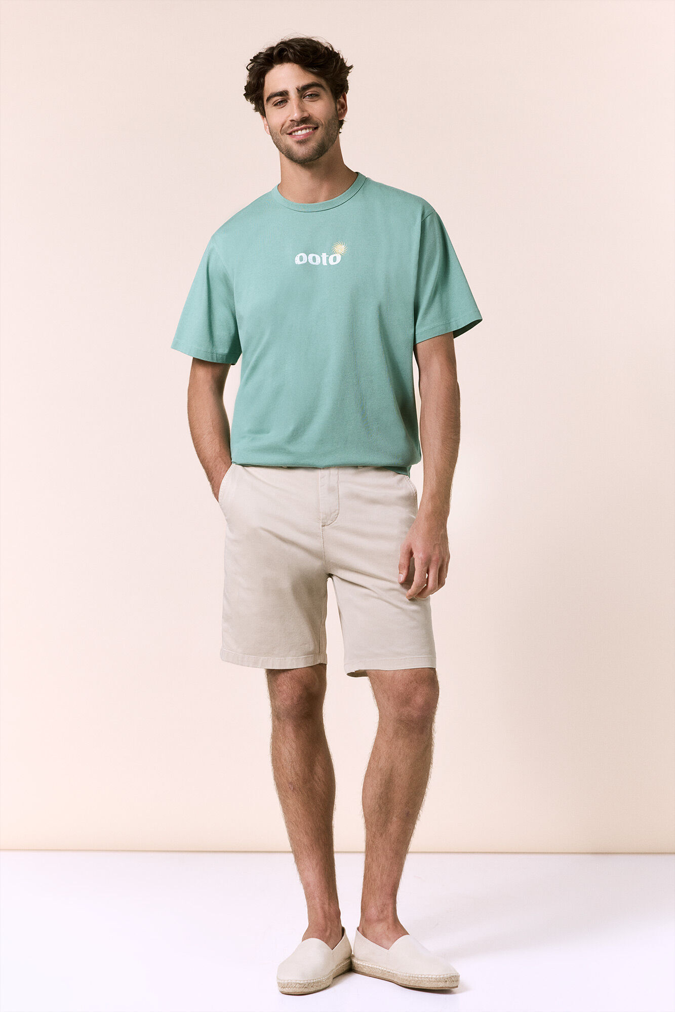 OOTO Camiseta gr&aacute;fica lavada