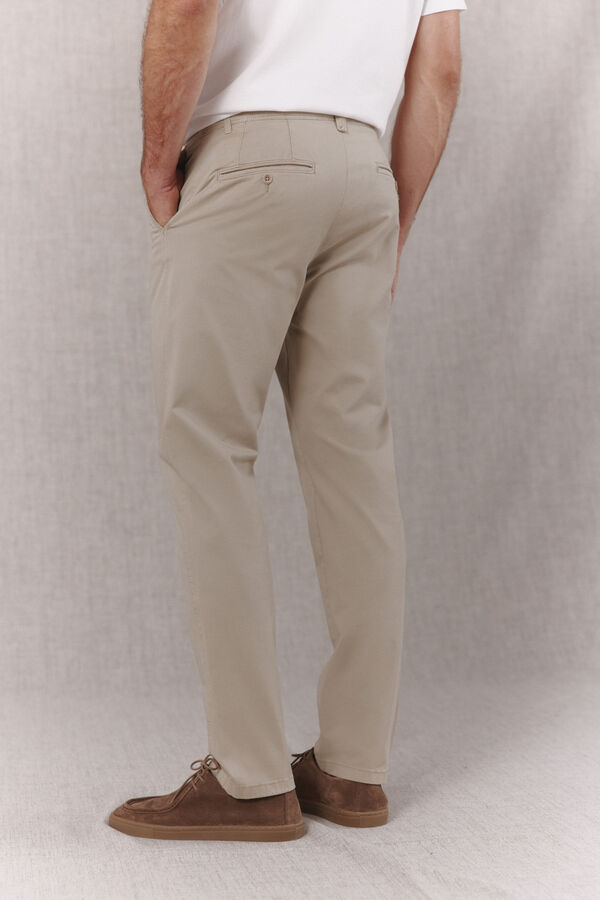 OOTO Chino b&aacute;sico slim Beige