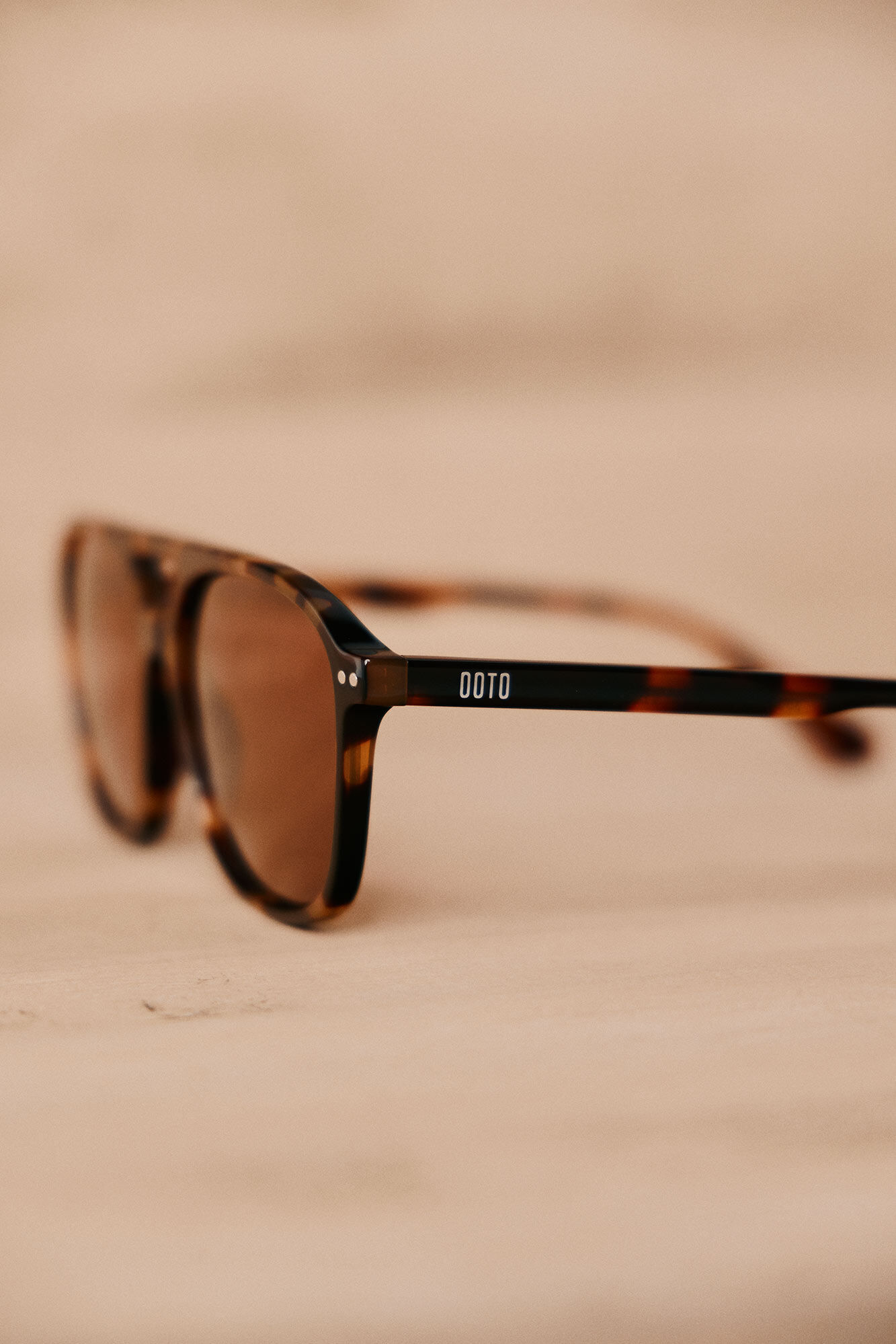 OOTO Marrakech. Gafa aviador rectangular acetato
