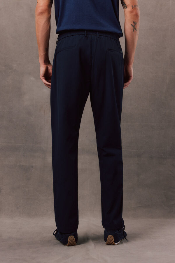 OOTO Jogger t&eacute;cnico con pinzas relaxed Azul marino