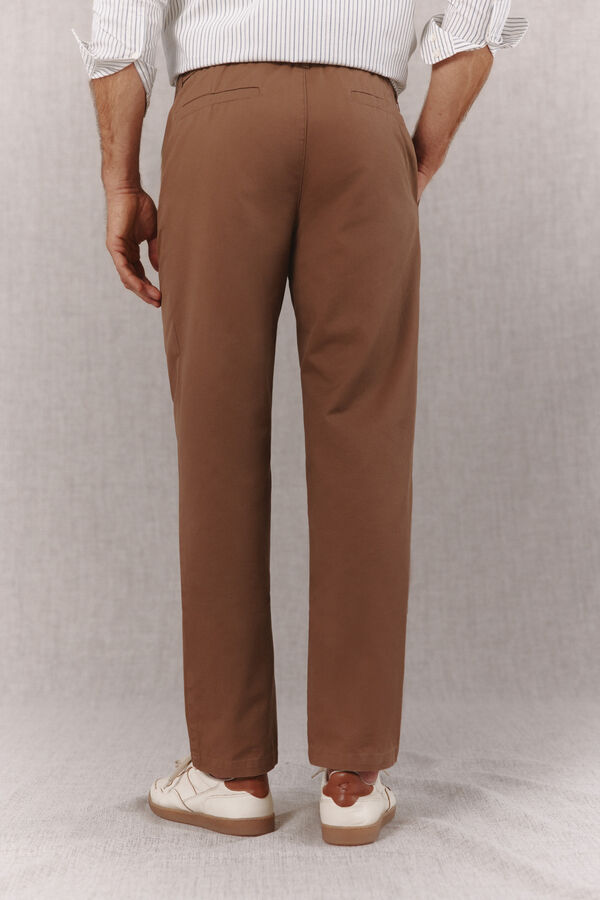 OOTO Chino gomas regular Camel