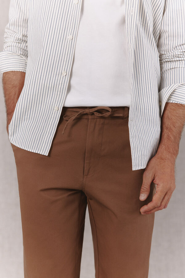 OOTO Chino gomas regular Camel