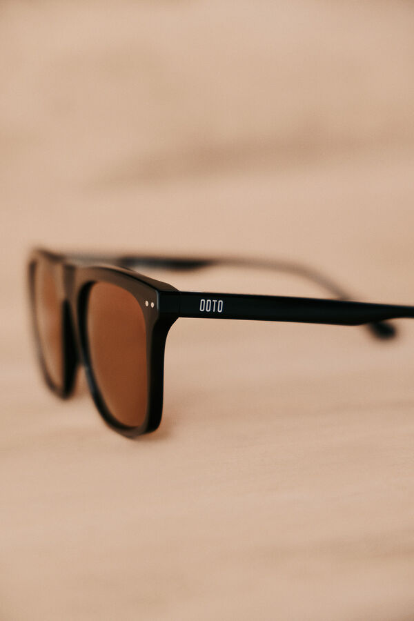 OOTO Oporto. Gafa rectangular acetato Negro