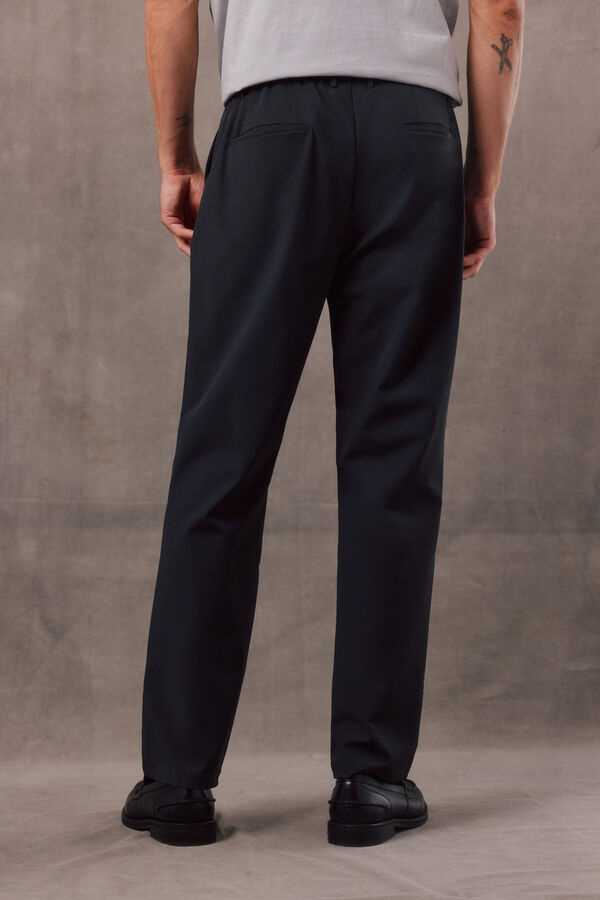 OOTO Jogger t&eacute;cnico con pinzas relaxed Gris