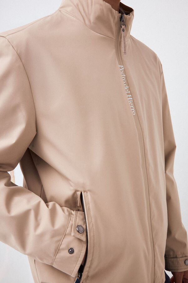 Pedro del Hierro Cazadora t&eacute;cnica ligera Beige