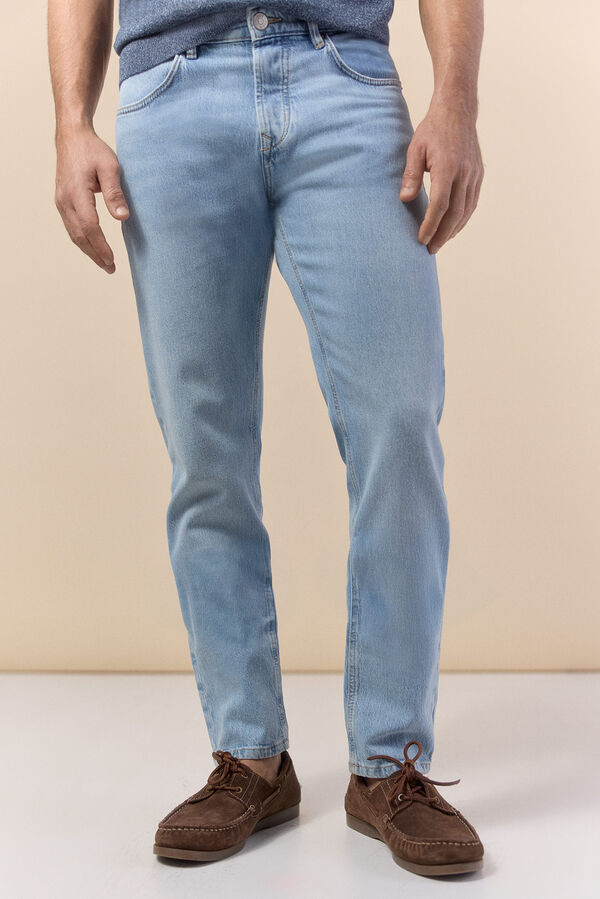 Conjunto de pantal&oacute;n y sobrecamisa