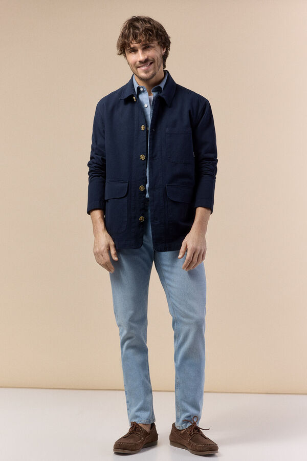Conjunto de pantal&oacute;n y sobrecamisa