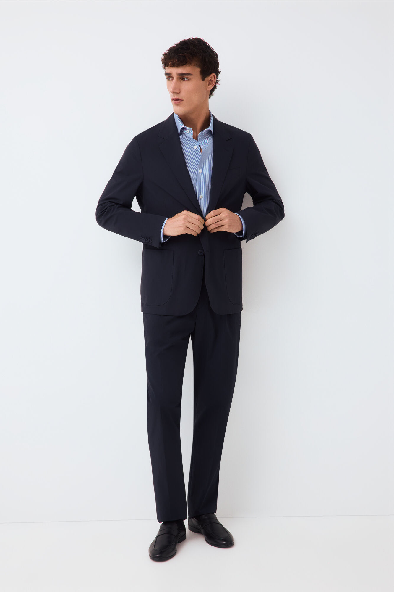 Conjunto de americana y pantal&oacute;n